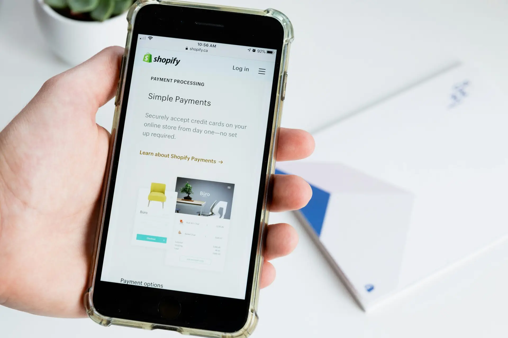 Shopify vs. WooCommerce : Which Is Right for Your Business?