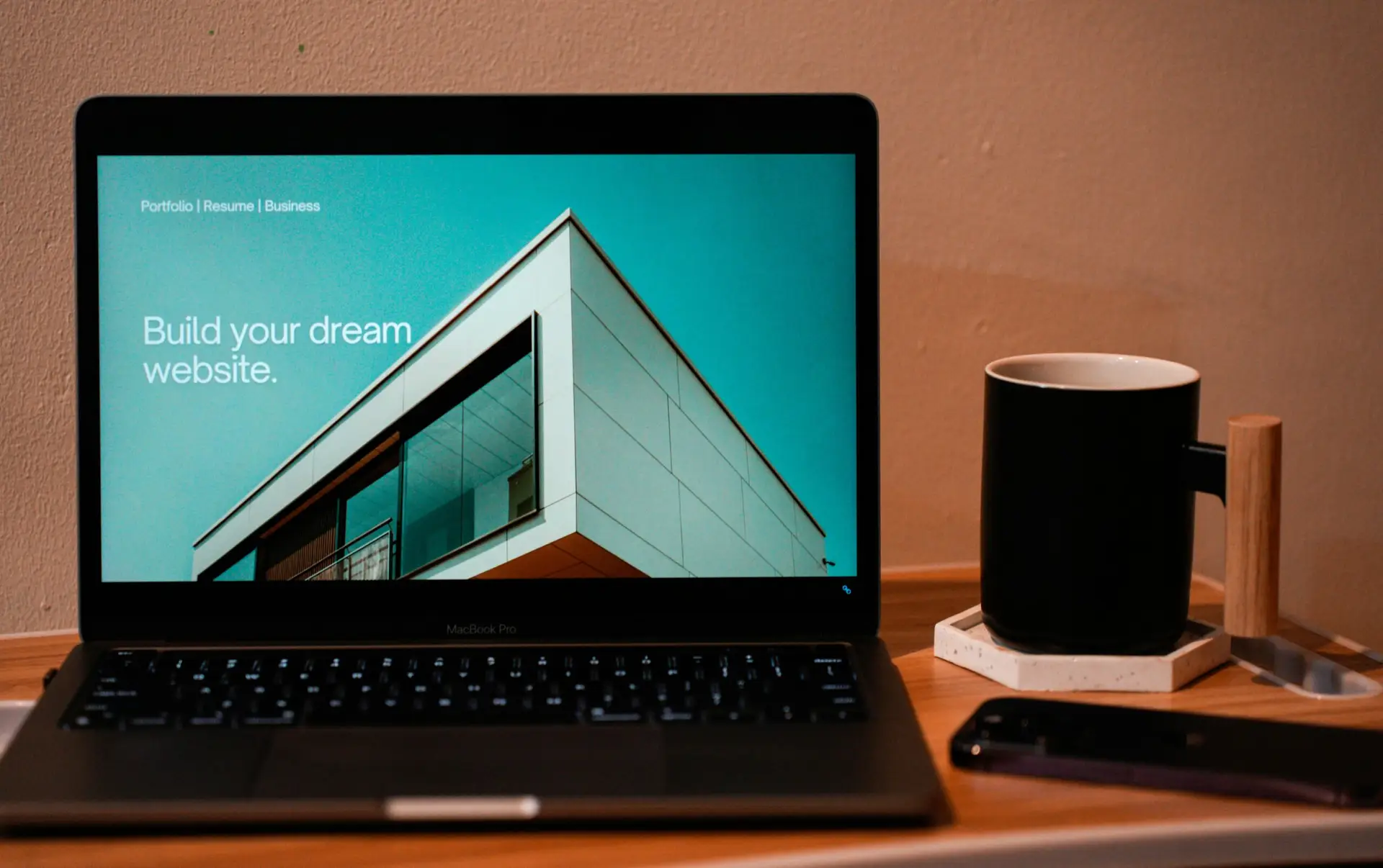 Freelancer vs Agency: Understanding the Key Differences in Web Development